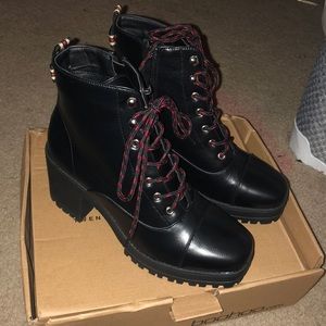 Cute black boots